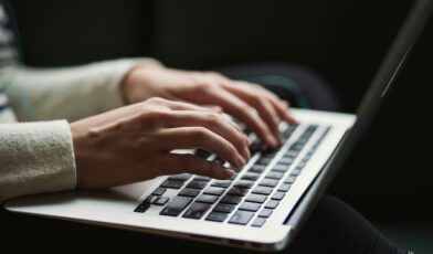 desk stretches for wrist pain