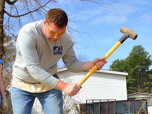 preventing hand injuries on the job site
