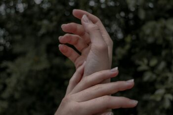 how to tell if you sprained your wrist