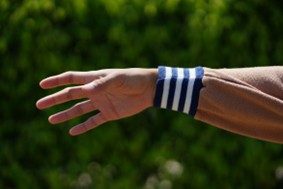 When Should I Go to the Doctor for a Swollen Wrist?